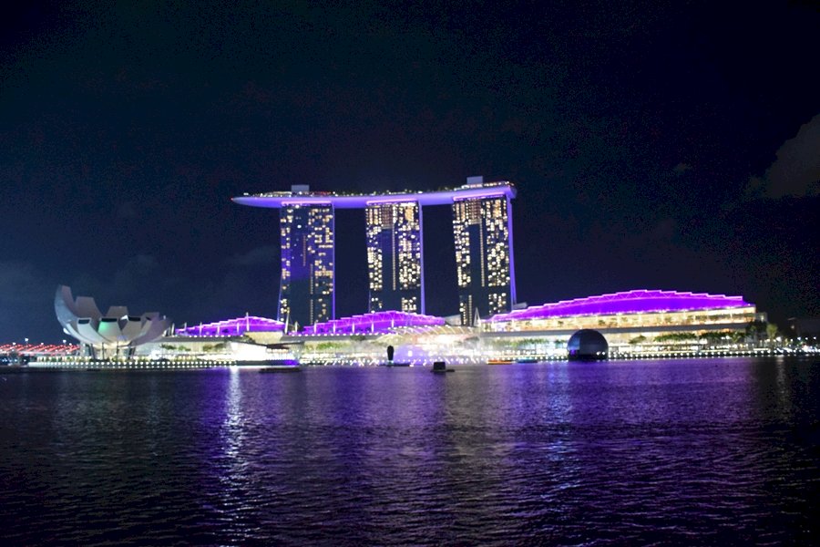 Сингапур през нощта 2020г онлайн пъзел