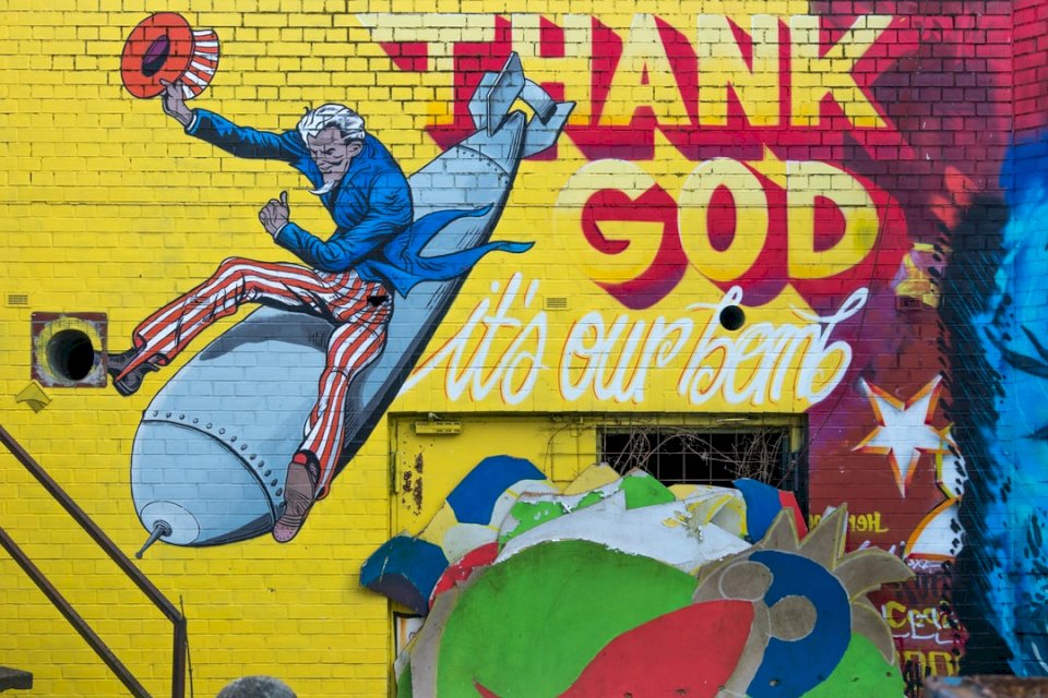 Uncle Sam bomb mural online puzzle