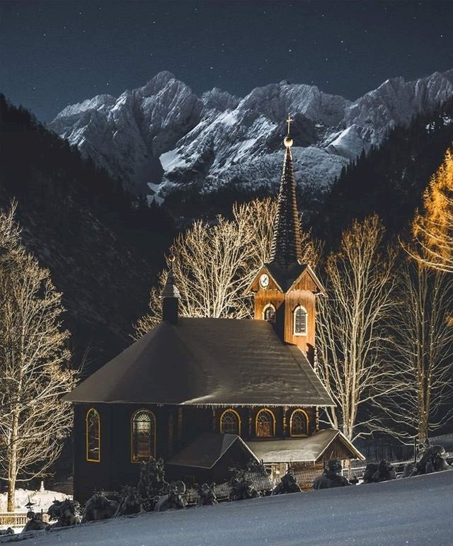 Iglesia en las montañas de Tatra. rompecabezas en línea