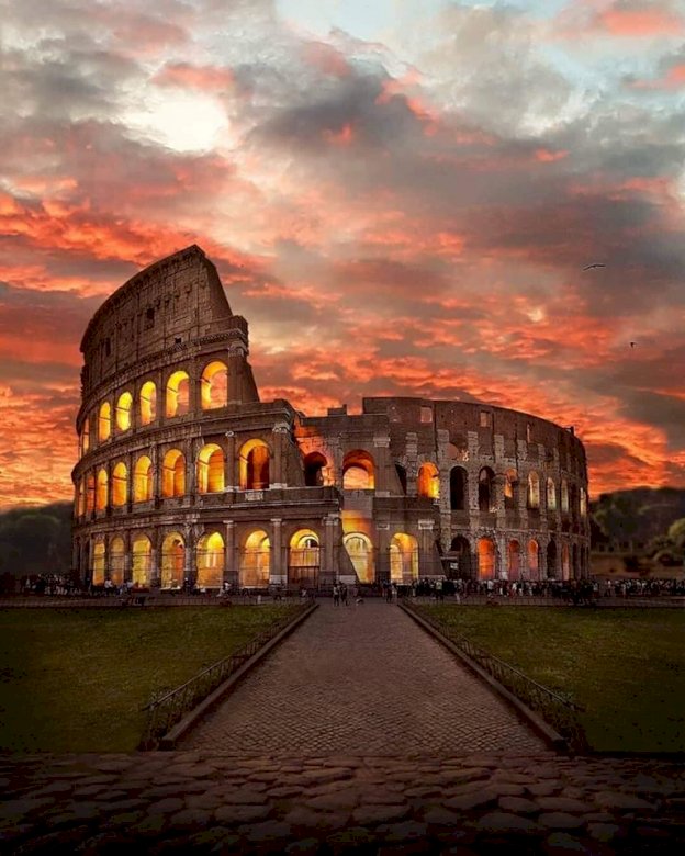 日没時のローマのコロッセオ。 オンラインパズル