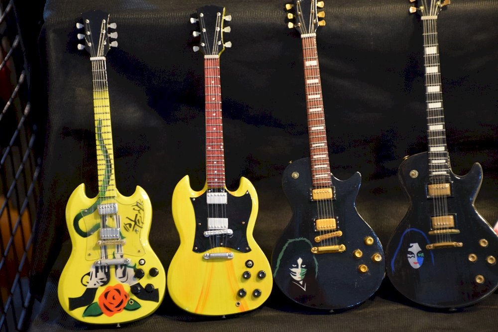 miniatűr gitárok Thaiföldön kirakós online