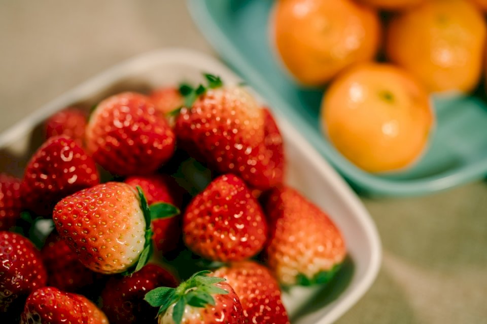 Strawberry season-winter fruit online puzzle