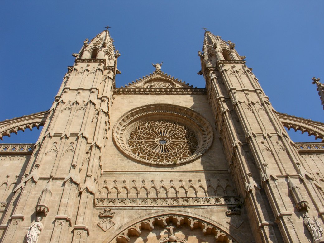 Fasad på katedralen i Palma de Mallorca Pussel online