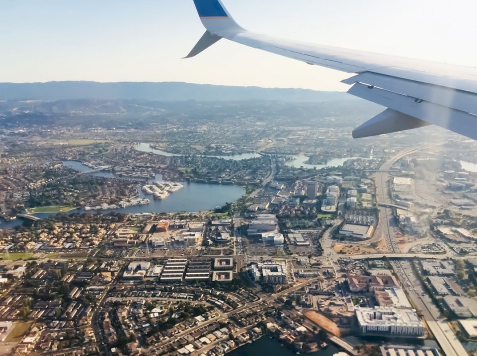 Uitzicht op de hemel vanuit een vliegtuig online puzzel