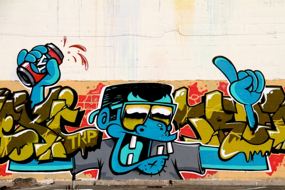 I love graffiti, and this is jigsaw puzzle online