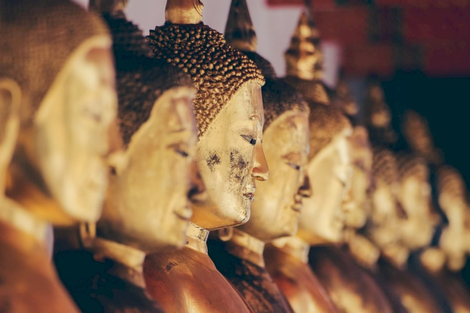 Buddhastatyer pussel på nätet