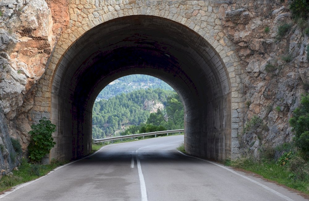Tunnel an der Küste von Tramnuntana Mallorca Online-Puzzle