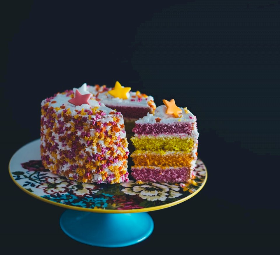 Красочный торт онлайн-пазл
