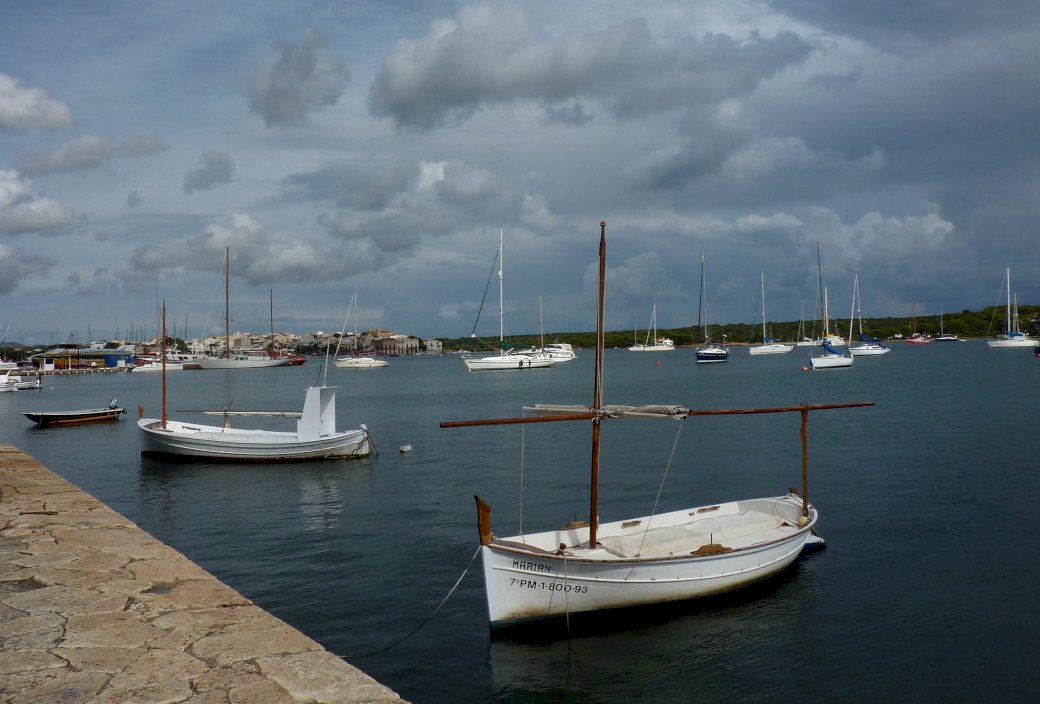 Båtar i Porto Colom Mallorca Pussel online