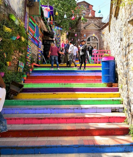 Escaliers colorés. puzzle en ligne