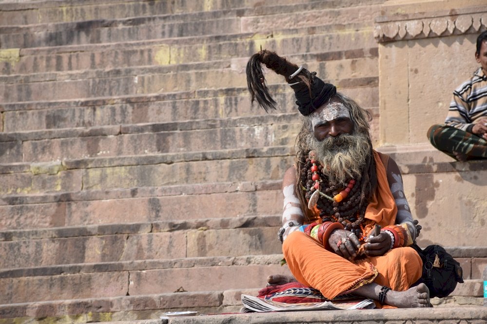 Shadu in de Ganges Varanasi online puzzel