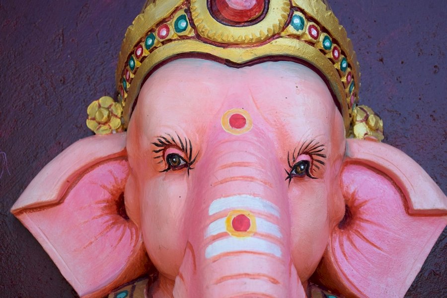 Ganesha nelle grotte di Batu a Kuala Lumpur puzzle online