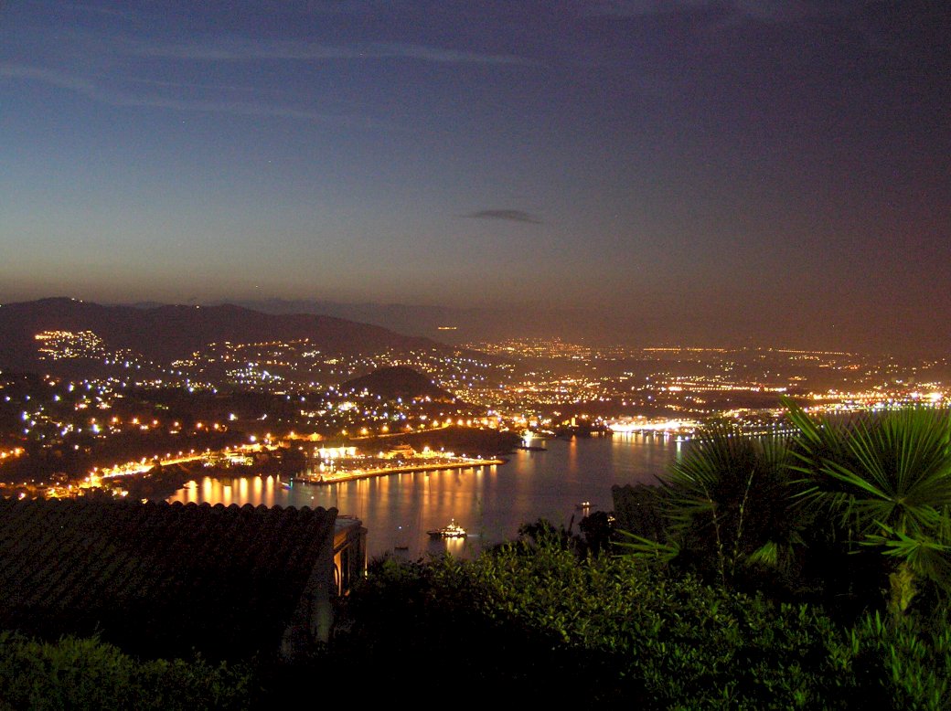 Cote d'Azur på natten Pussel online