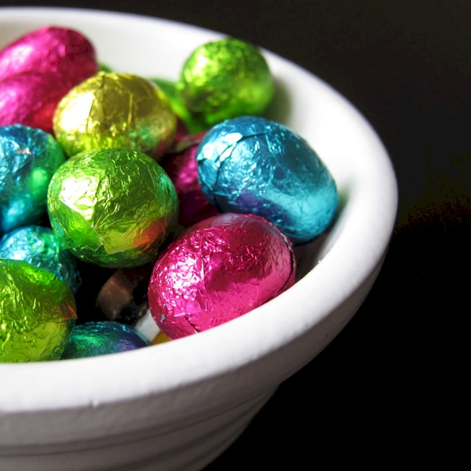 Ovos de Páscoa de chocolate. quebra-cabeças online