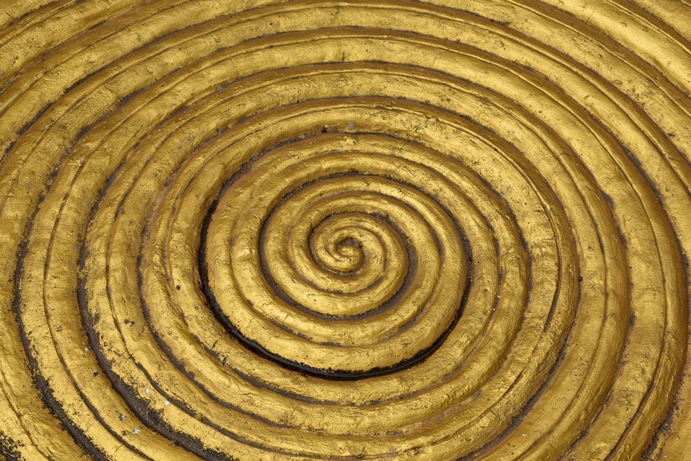 espiral en en suelo de un templo rompecabezas en línea