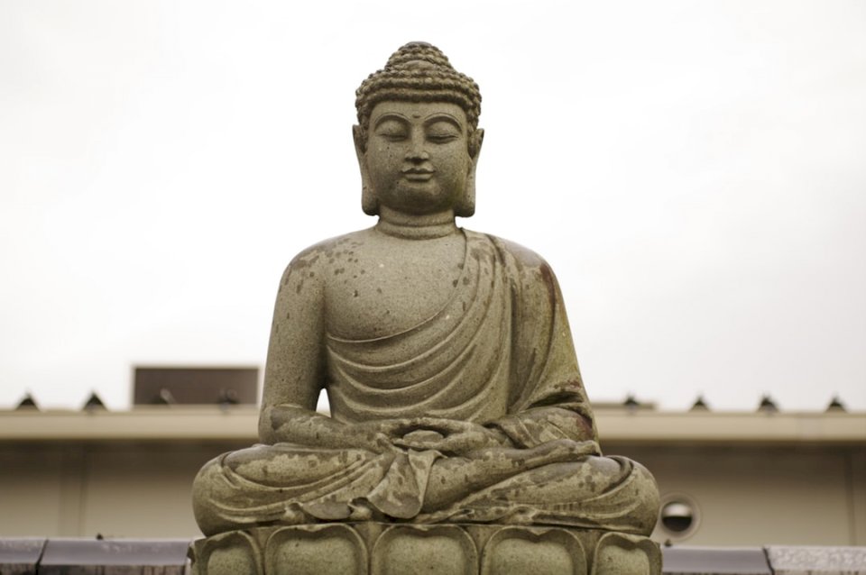 Buddha i Eigneja. Pussel online