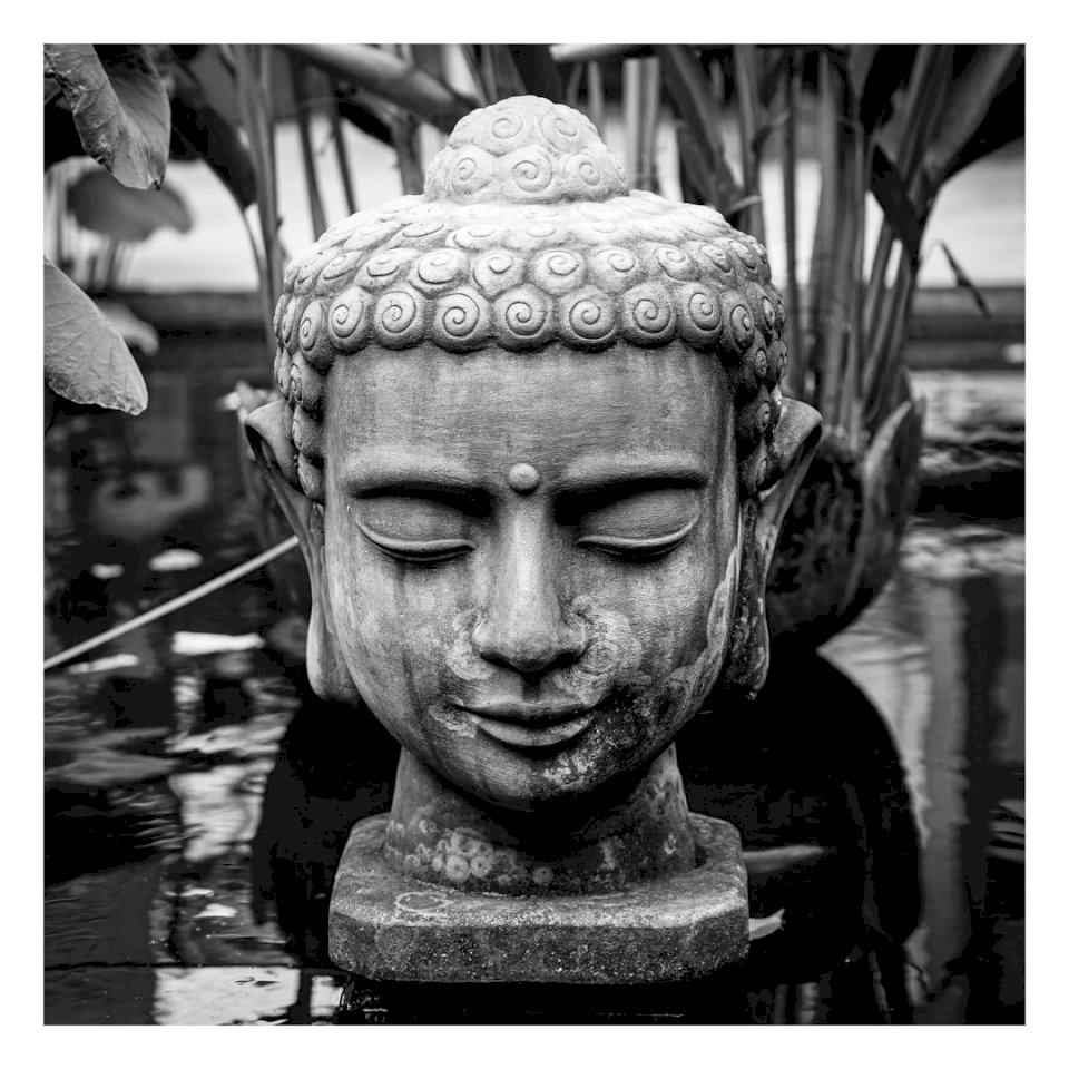 Статуя буддизма онлайн-пазл