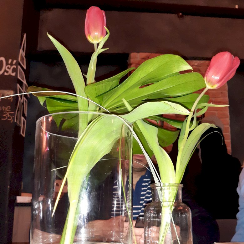 Tulipes dans le verre puzzle en ligne