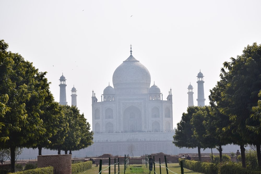 Taj Mahal a kertekből online puzzle
