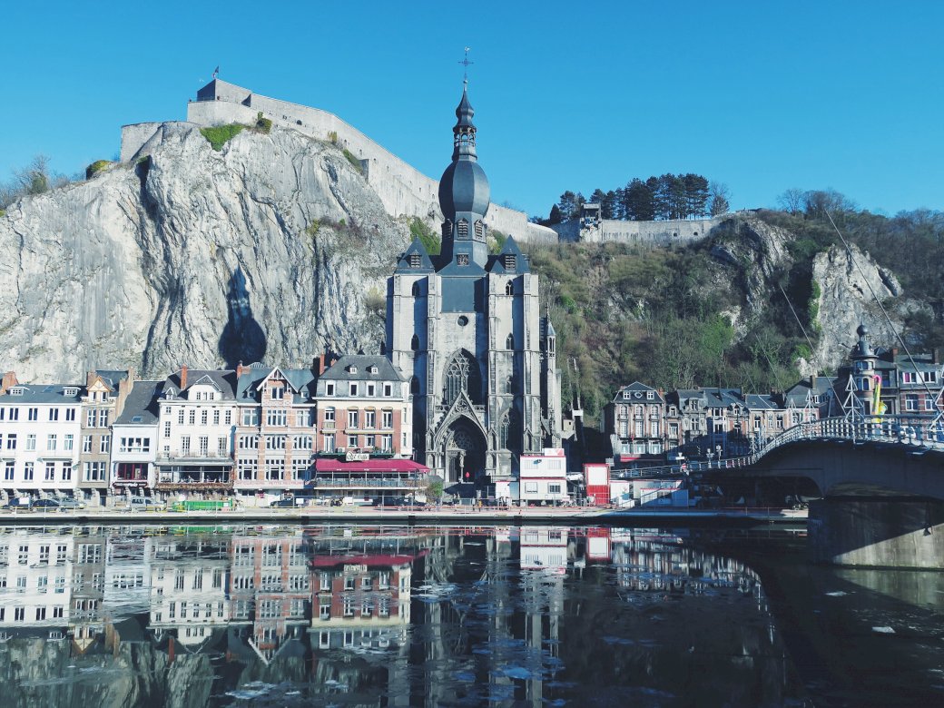 City of Dinant Pussel online
