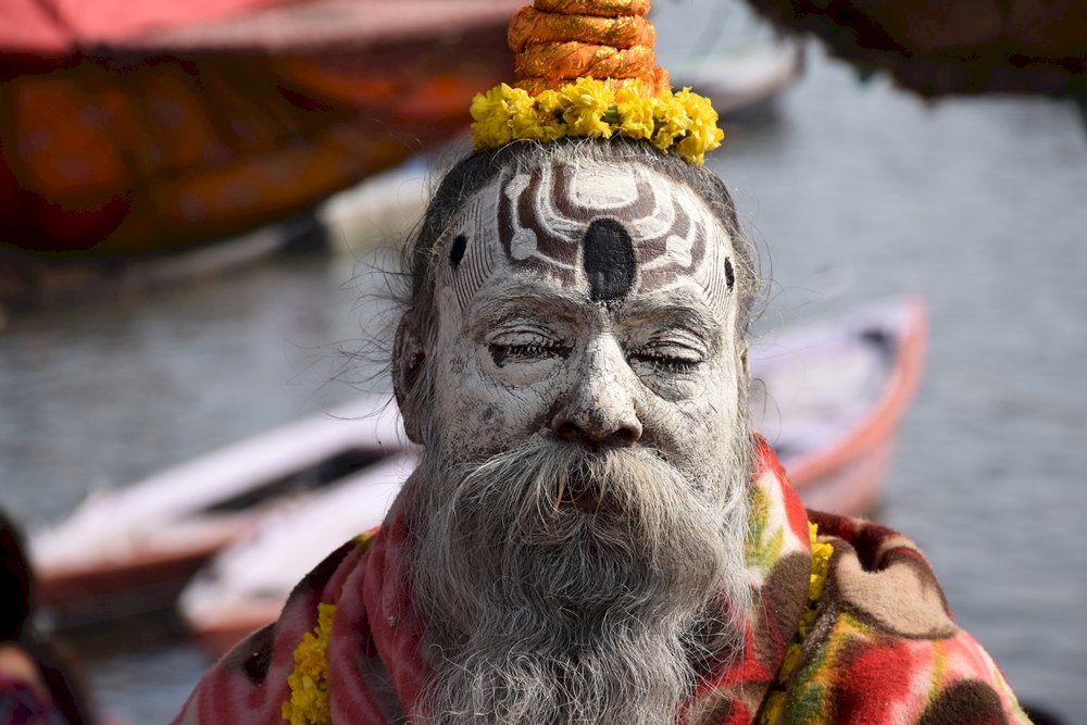 Shadu aan de oever van de Ganges online puzzel