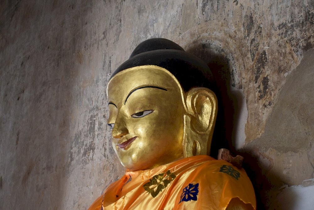 Buddha v Bagan Myanmaru skládačky online