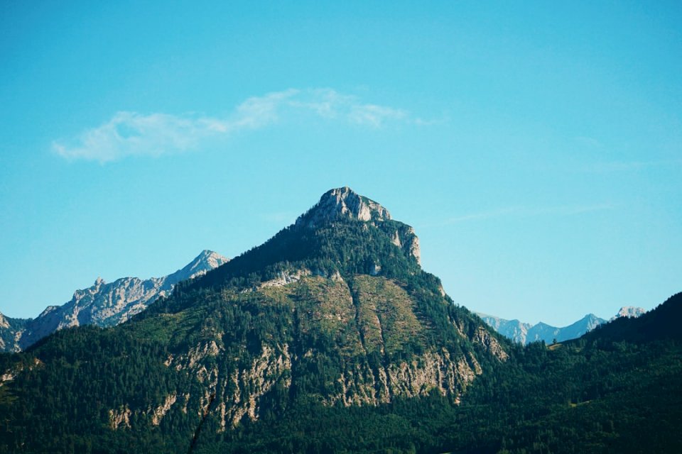 Pico de montanha perto de Wolfgangsee quebra-cabeças online