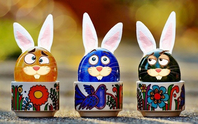 Великденски яйца и зайчета онлайн пъзел