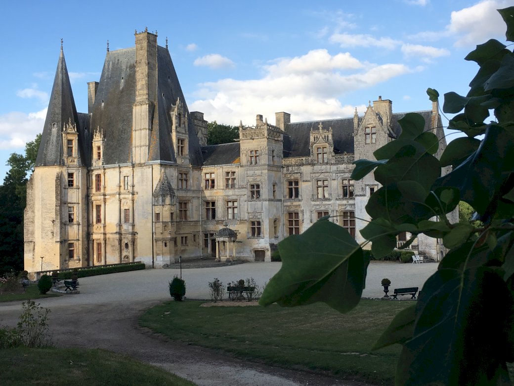 Château de Fontaine Henry puzzle en ligne