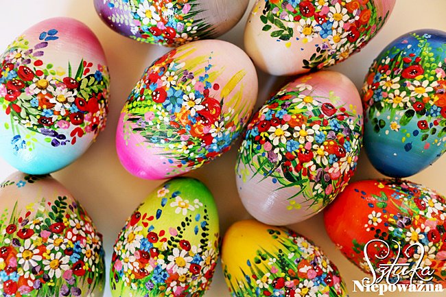 Modele de ouă colorate puzzle online