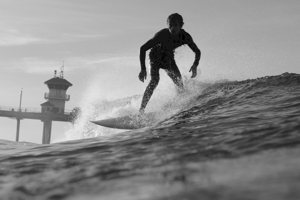 Huntington Beach surfer online puzzle