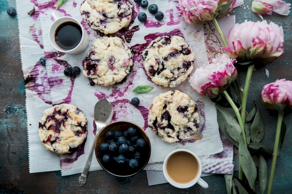 Blueberry scones with flowers online puzzle