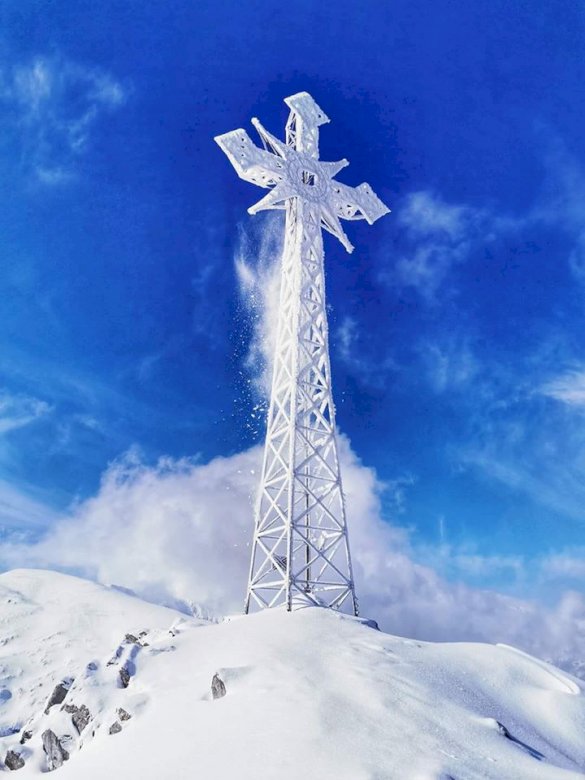 Cross at Giewont. online puzzle