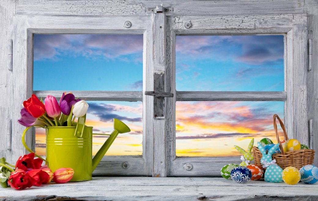Окно, цветы, пасхальные яйца пазл онлайн