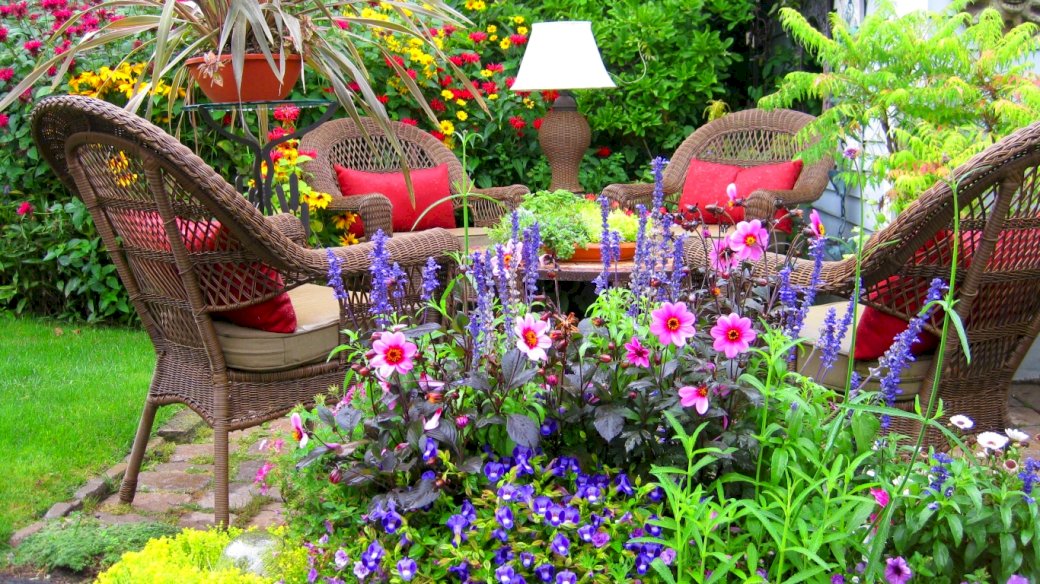 Jardín, flores, sillas rompecabezas en línea