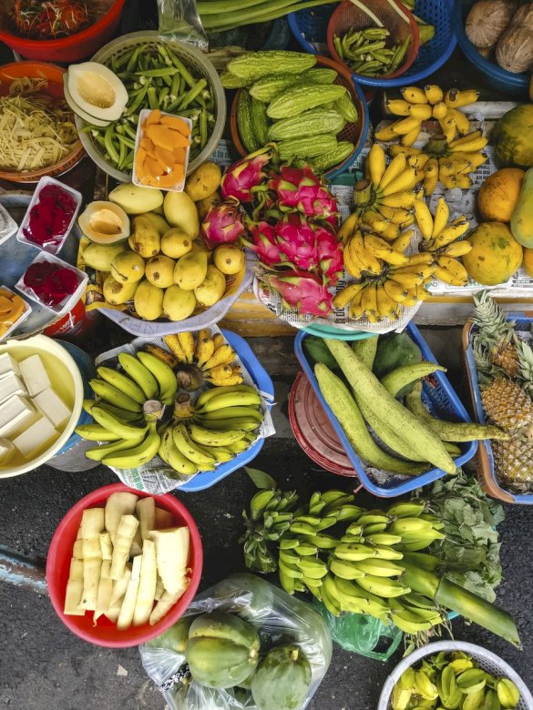 Fruit at the market jigsaw puzzle online