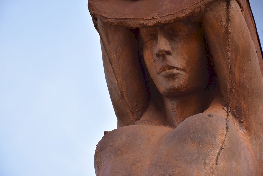 Статуя в Валенсии Город наук пазл онлайн