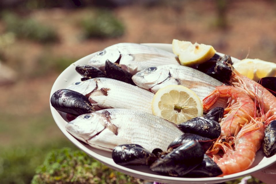 Plate of seafood jigsaw puzzle online