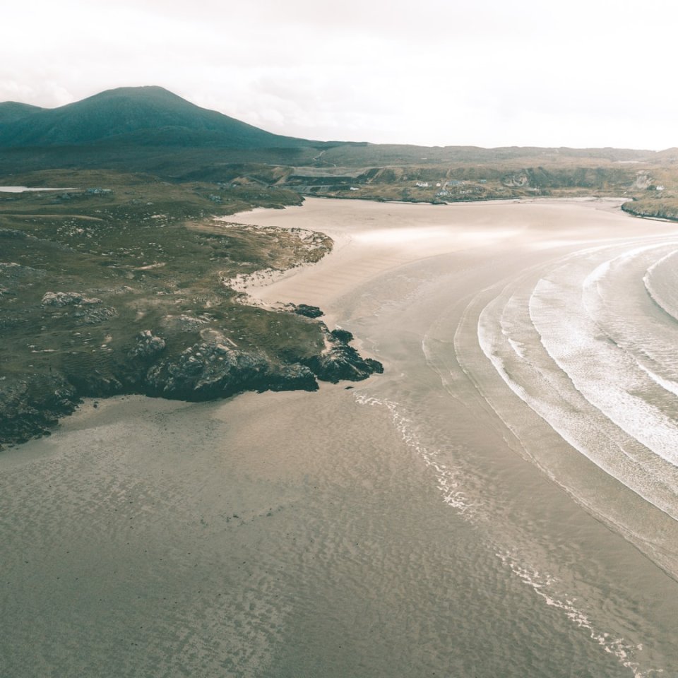 Pláž s dronem z skládačky online