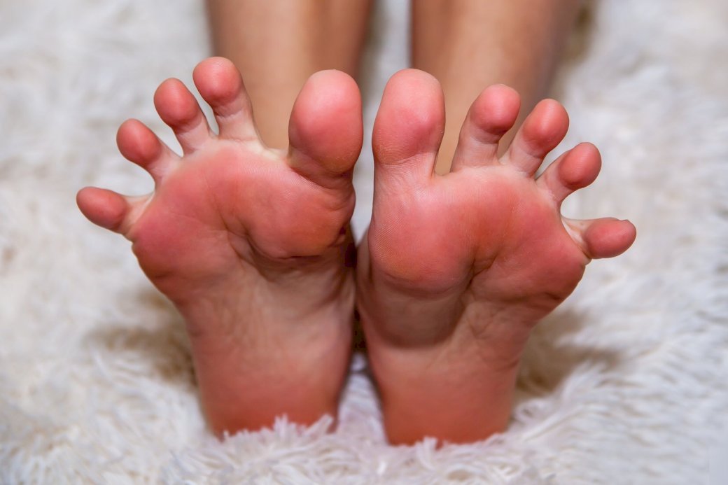 feet - photo from the stock jigsaw puzzle online