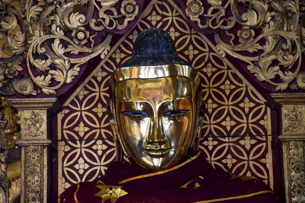 Boeddha in Yangun Myanmar online puzzel
