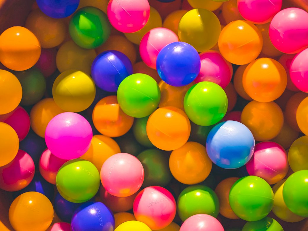 Colorful balls jigsaw puzzle online