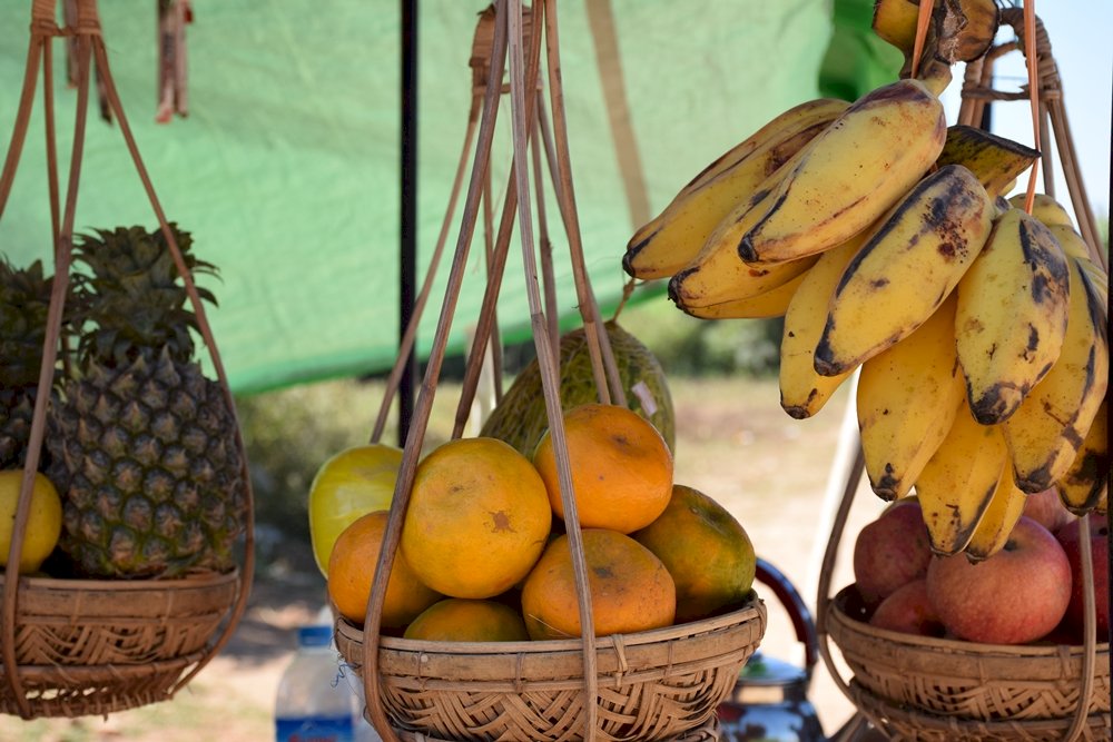 φρούτα στην αγορά του Μιανμάρ online παζλ