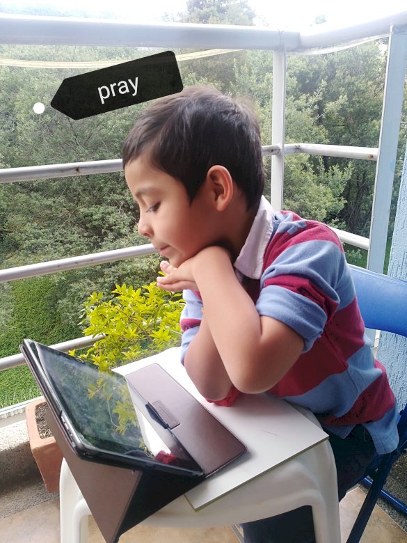 Felipe betet Puzzlespiel online