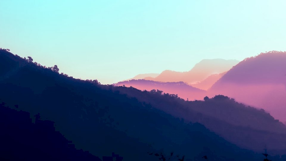 Gekleurde bergen en mist online puzzel