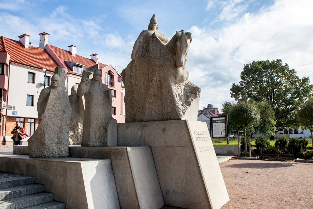 O monumento de Bolesław Krzywousty em Płock quebra-cabeças online