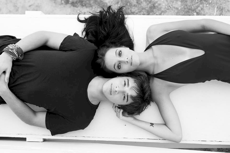 Julián Serrano & Oriana Sabatini pussel på nätet