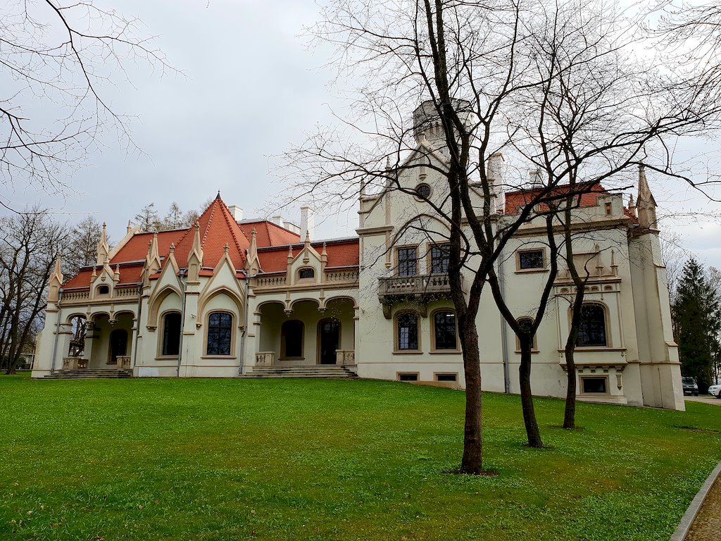 Дворецът Swierńsk в Ясло онлайн пъзел