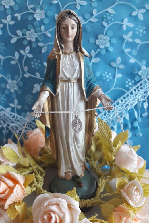 Krásná Panna Marie Neposkvrněná zázračnou medailí skládačky online