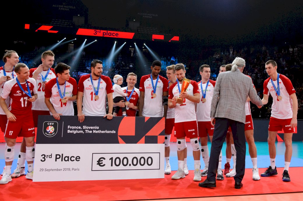 Equipo nacional de voleibol polaco rompecabezas en línea